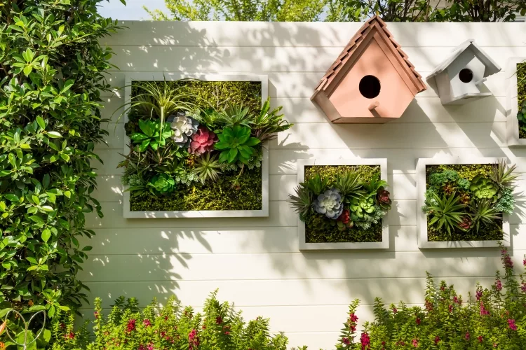 Vertical garden pots: